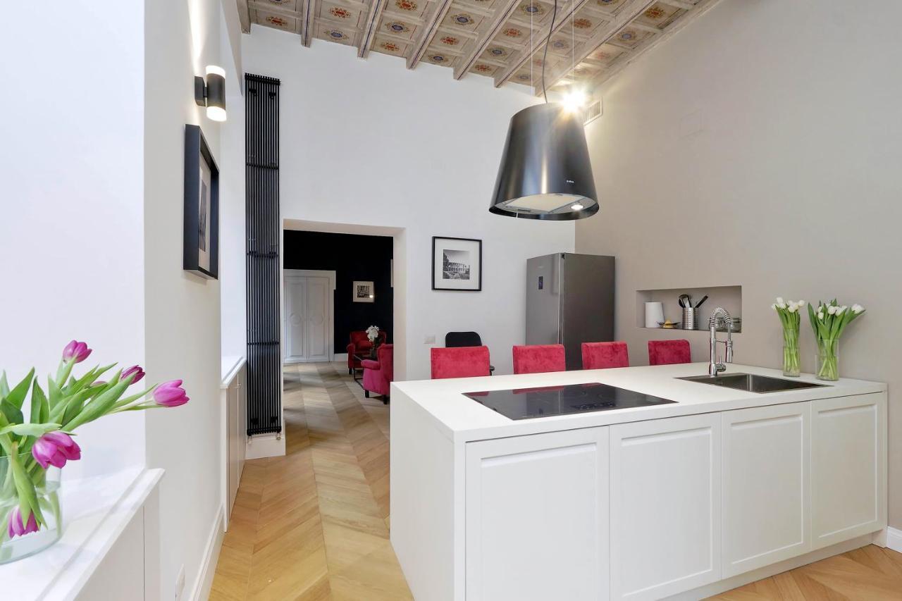 Eve Guest House At Trevi Fountain Rom Exteriör bild