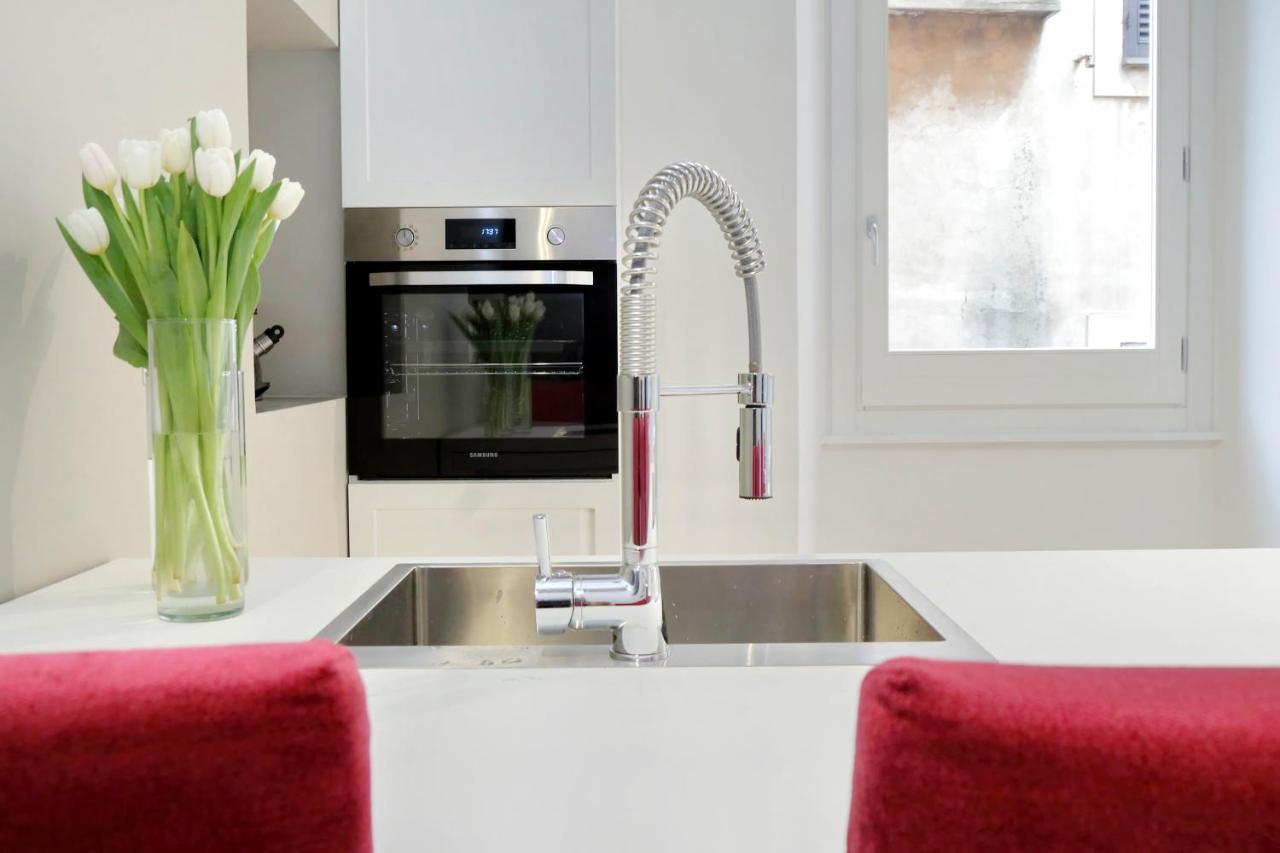 Eve Guest House At Trevi Fountain Rom Exteriör bild