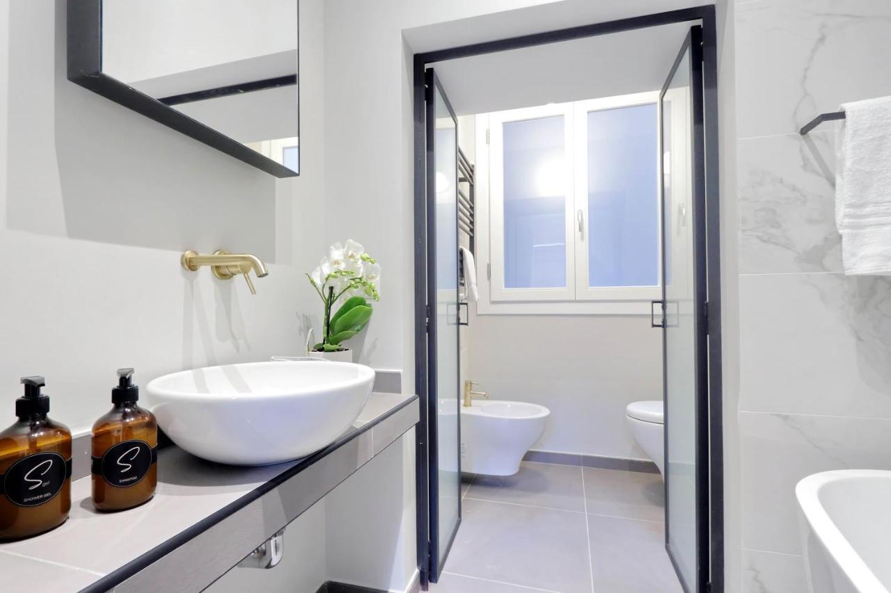 Eve Guest House At Trevi Fountain Rom Exteriör bild