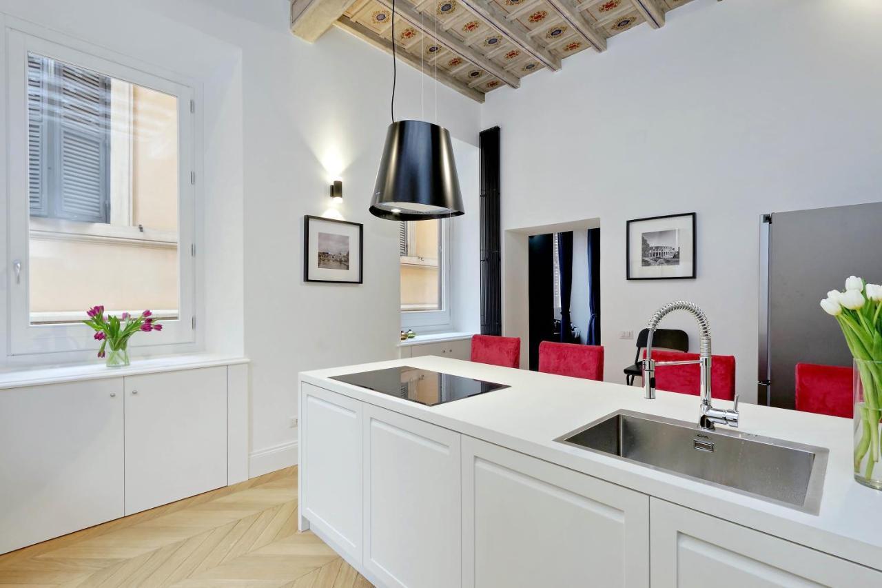 Eve Guest House At Trevi Fountain Rom Exteriör bild