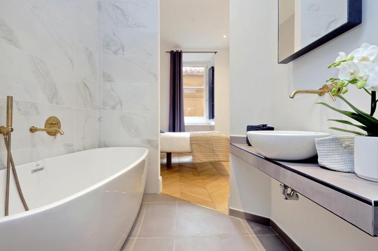 Eve Guest House At Trevi Fountain Rom Exteriör bild